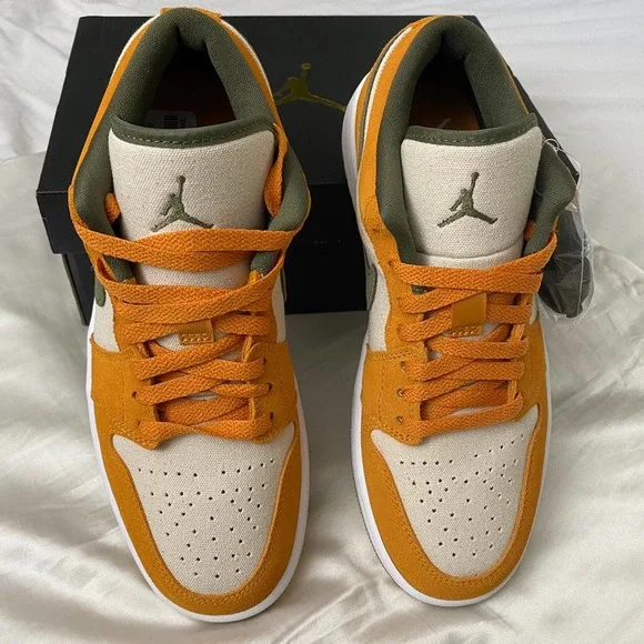 Air Jordan 1 Low Light Curry (8 Men) - Picture 3 of 12